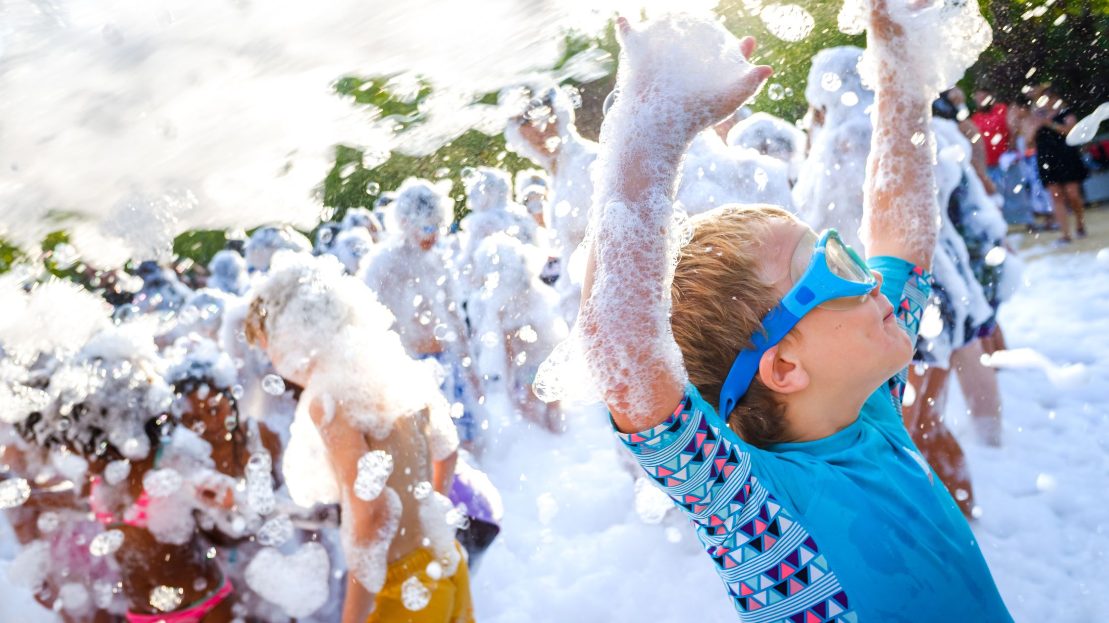 fiesta de la espuma infantil en festivales de fin de curso