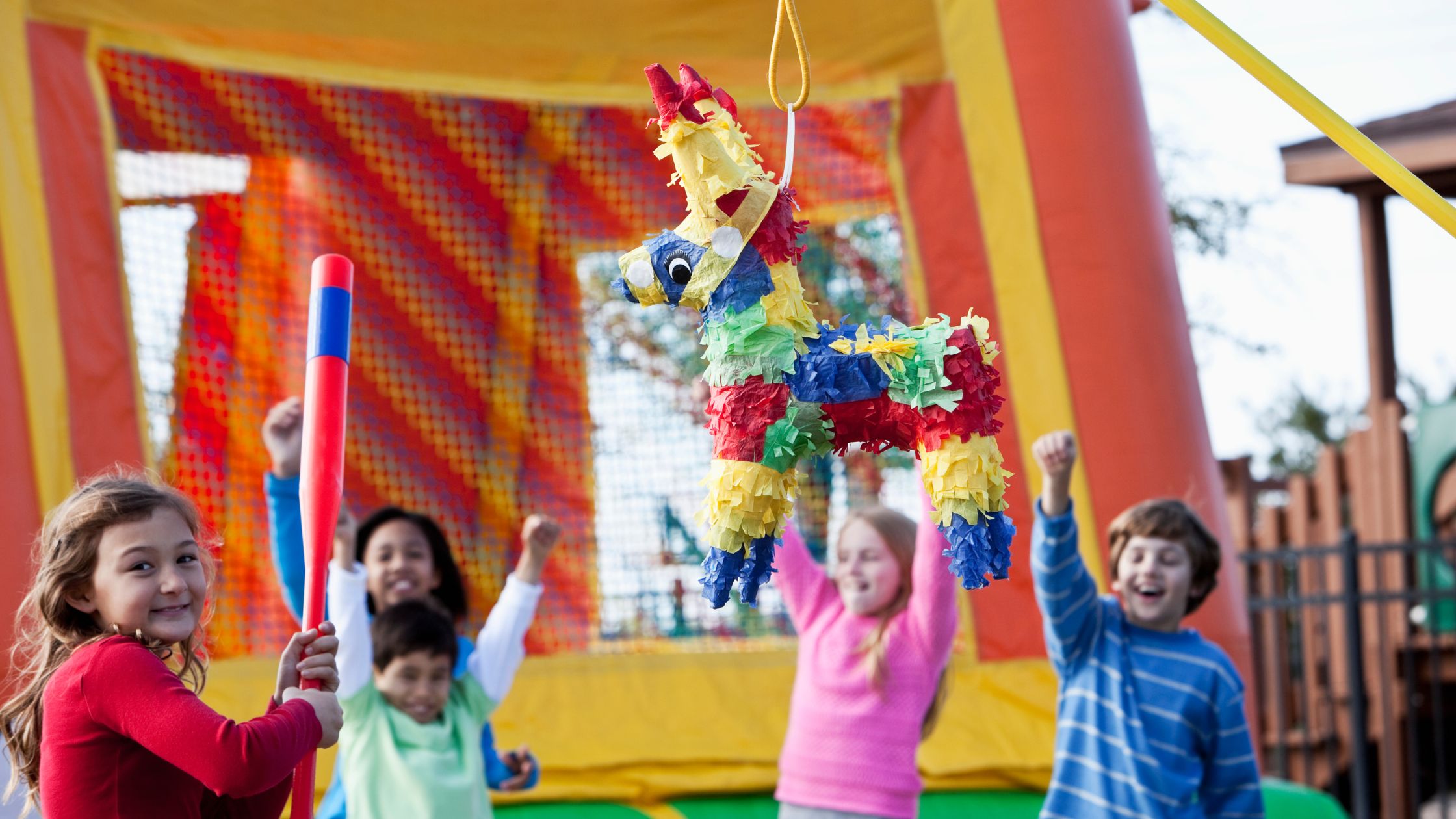 piñatas en cumpleaños infantiles